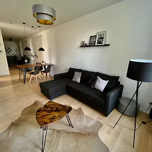 Purer Luxus Mit 2 Schlafzimmern, Balkon Und Privat-parkplatz Apartment Leipzig