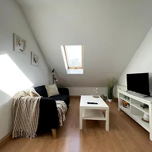 über Den Dächern Leipzigs: Süßes Kleines Mit Dachterasse! Nur 5 Minuten Zum Stadion Und 10 Minuten Ins Zentrum Apartment Leipzig