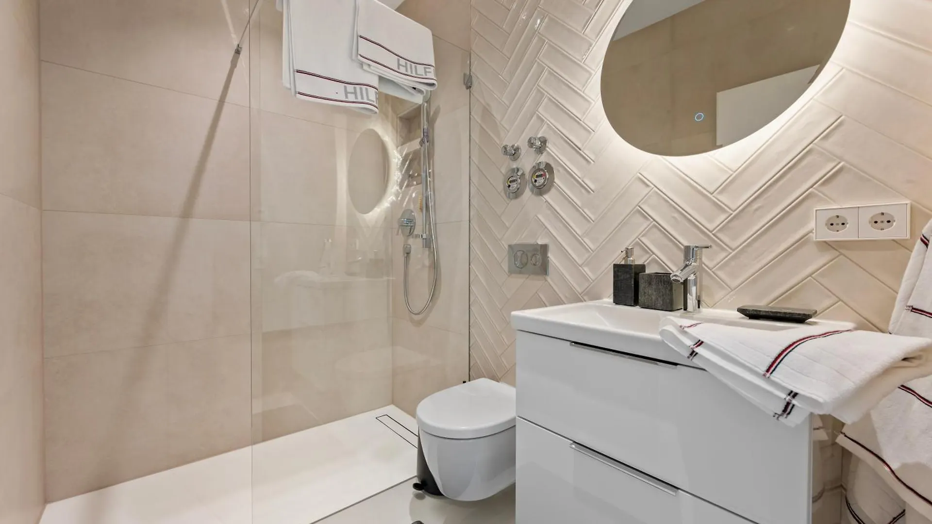 Stuttgart Lux Living - Stilvolles Wohnen Im Zentrum